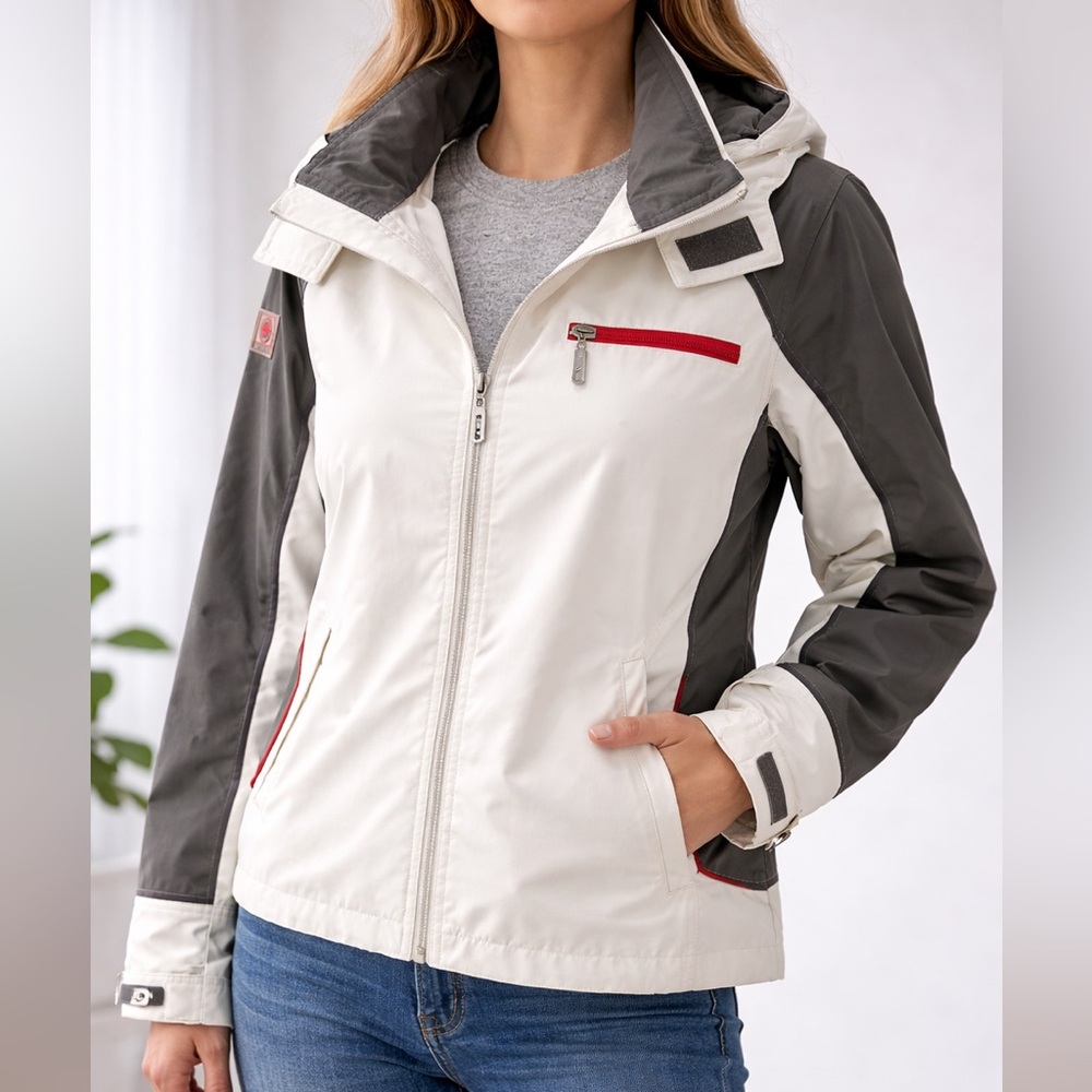 DC Women's White and Gray Ski Jacket